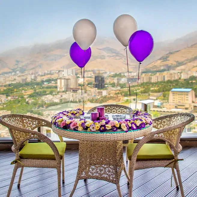 تم عاشقانه در رستوران‌کافه ارکیده شعبه اقدسیه