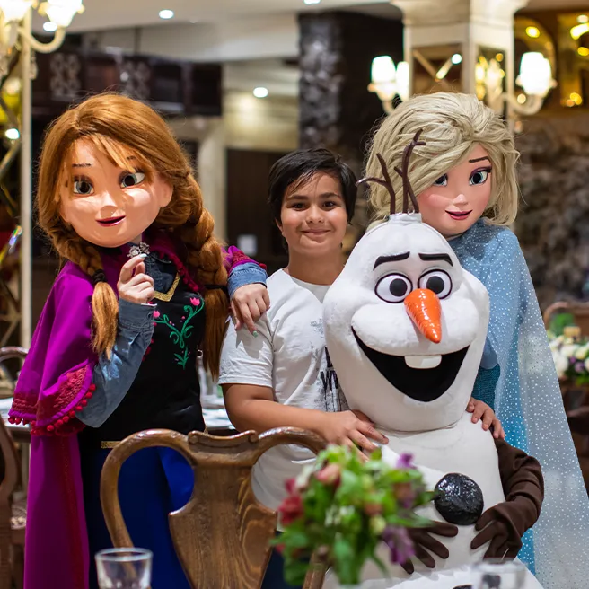 اجرای نمایش عروسکی در رستورانکافه ارکیده شعبه آرژانتین