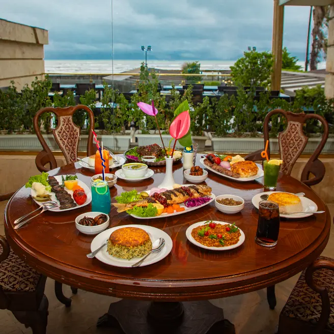 غذاهای محلی در رستورانکافه ارکیده شعبه متل قو