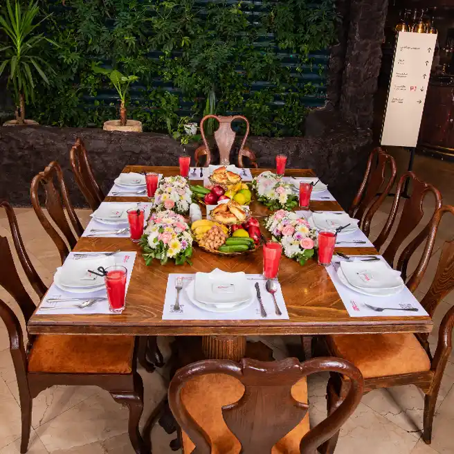 برگزاری جلسه کاری در رستورانکافههای ارکیده