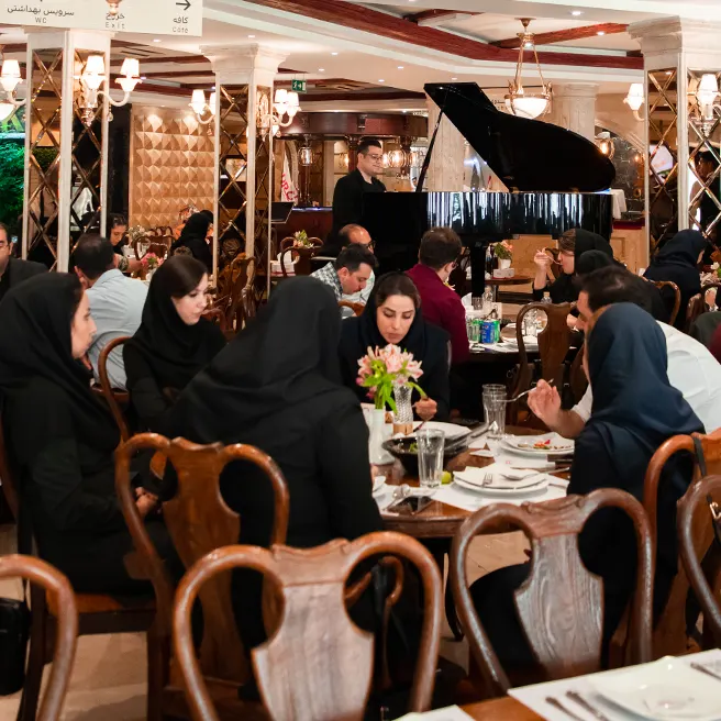 برگزاری مراسم سازمانی در رستورانکافه ارکیده شعبه آرژانتین