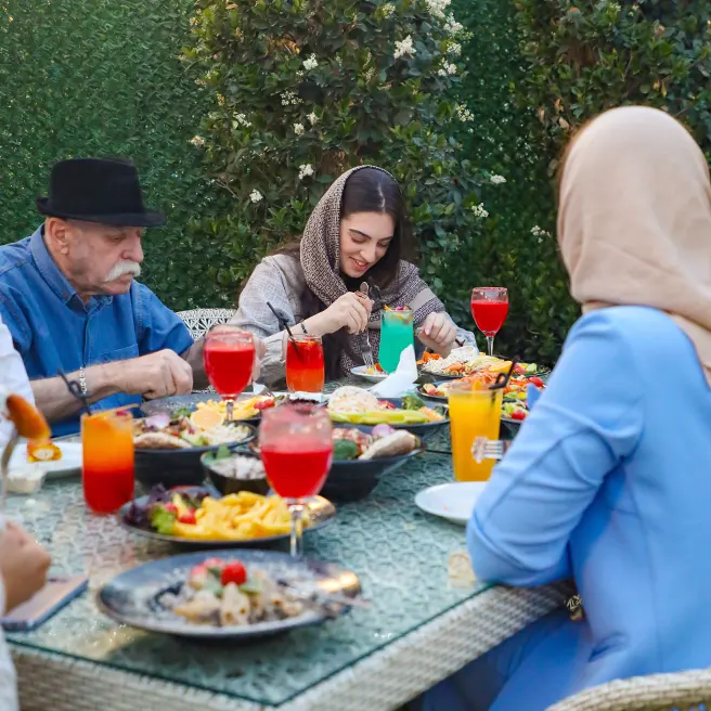 مهمانی خانوادگی در روفگاردن ارکیده شعبه آرژانتین