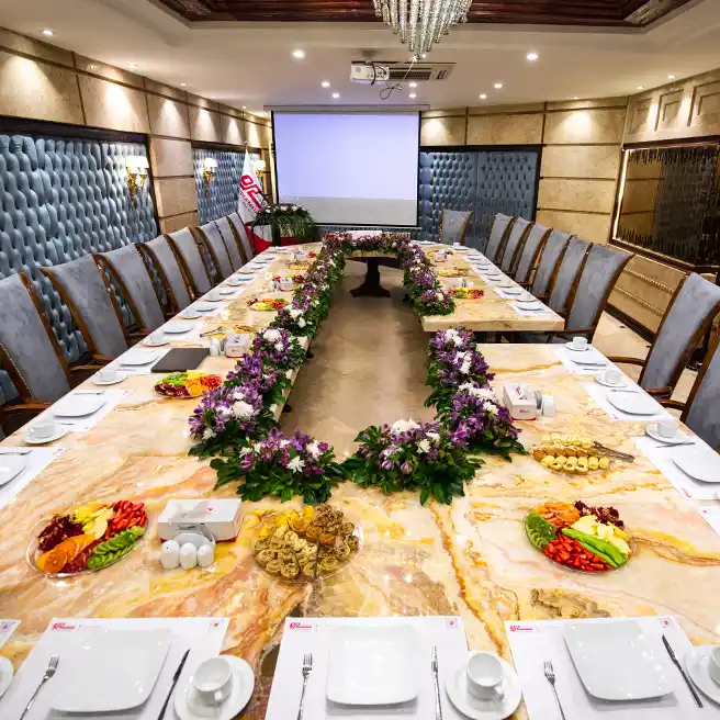 چیدمان مراسم سازمانی در سالن اختصاصی ارکیده شعبه آرژانتین