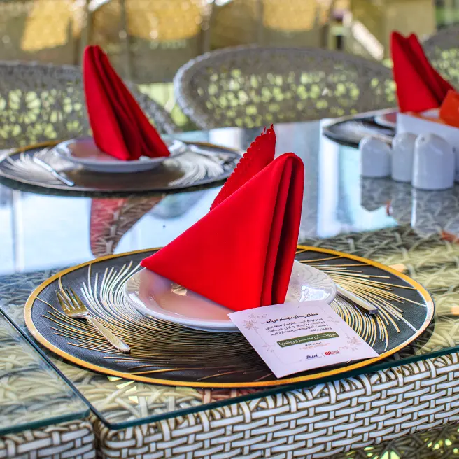 میزآرایی مراسم سازمانی در مجموعه رستورانکافههای ارکیده