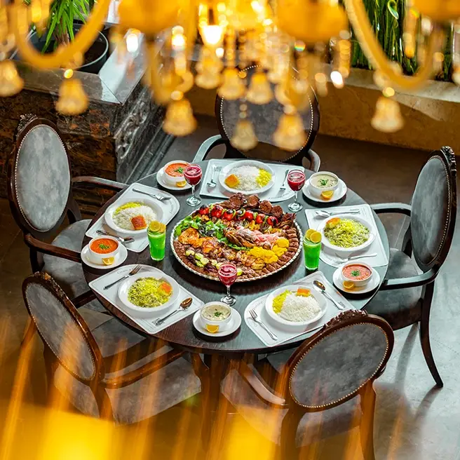 میز غذا در رستورانکافه ارکیده شعبه سعادتآباد