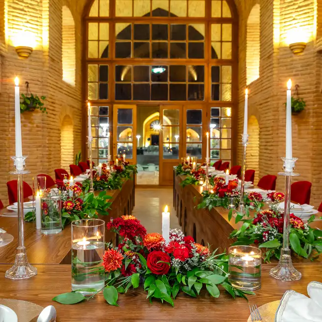 میزآرایی یلدایی در رستوران‌کافه ارکیده شعبه کاروان‌سرای مادرشاه اصفهان