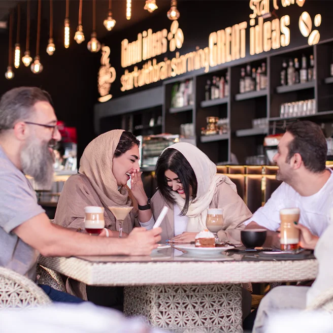 دورهمی دوستانه در رستورانکافه ارکیده شعبه اقدسیه