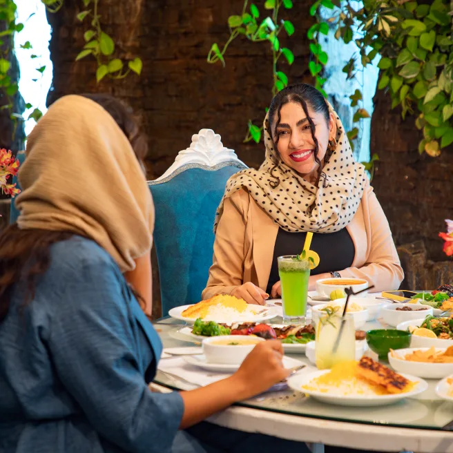 دیدارهای دوستانه در ارکیده شعبه گردان کرج