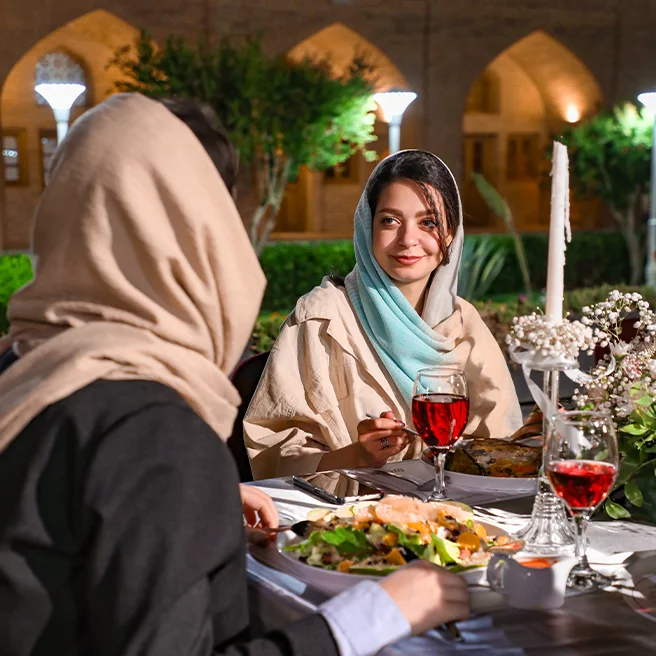 شام دلچسب دوستانه در ارکیده شعبه اصفهان