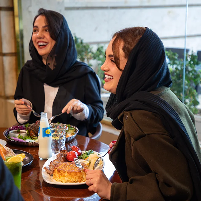 قرارهای دوستانه در شعب رستورانکافههای ارکیده