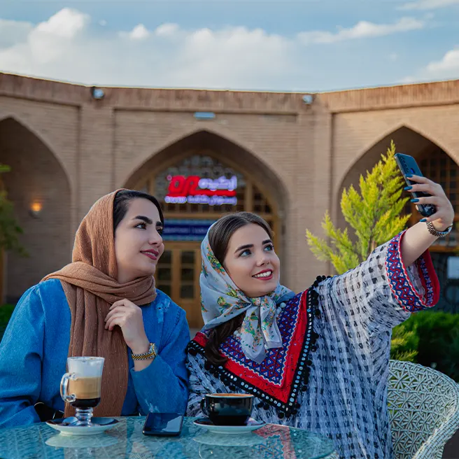 عکاسی در رستورانکافه ارکیده شعبه کاروانسرای مادرشاه اصفهان
