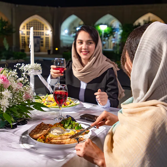 شامی لذیذ در رستورانکافه ارکیده شعبه کاروانسرای مادرشاه اصفهان