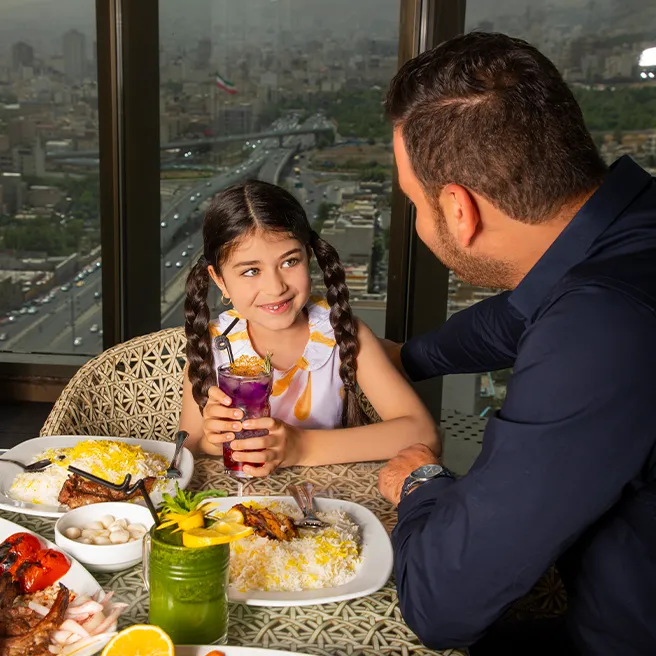 جشن روز پدر در رستوران‌کافه ارکیده شعبه اقدسیه