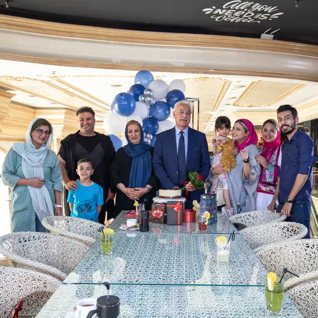 جشن روز پدر در رستوران‌کافه ارکیده شعبه سعادت‌آباد