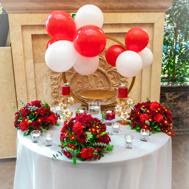 چیدمان و اجرای تم ولنتاین در رستوران‌کافه ارکیده شعبه سعادت‌آباد