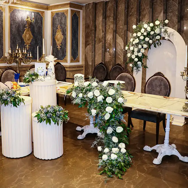 چیدمان و تم مراسم رسمی خانوادگی در سالن اختصاصی رستورانکافه ارکیده شعبه سعادتآباد
